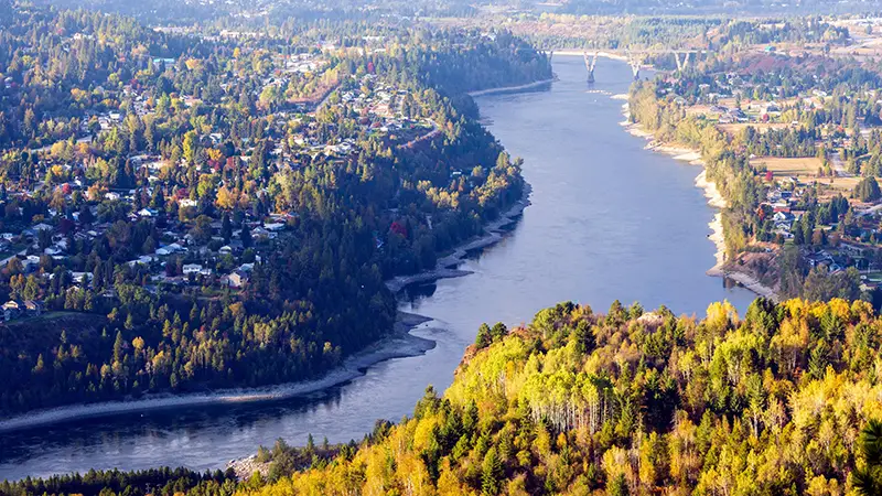 autumn view of the city of Castlegar